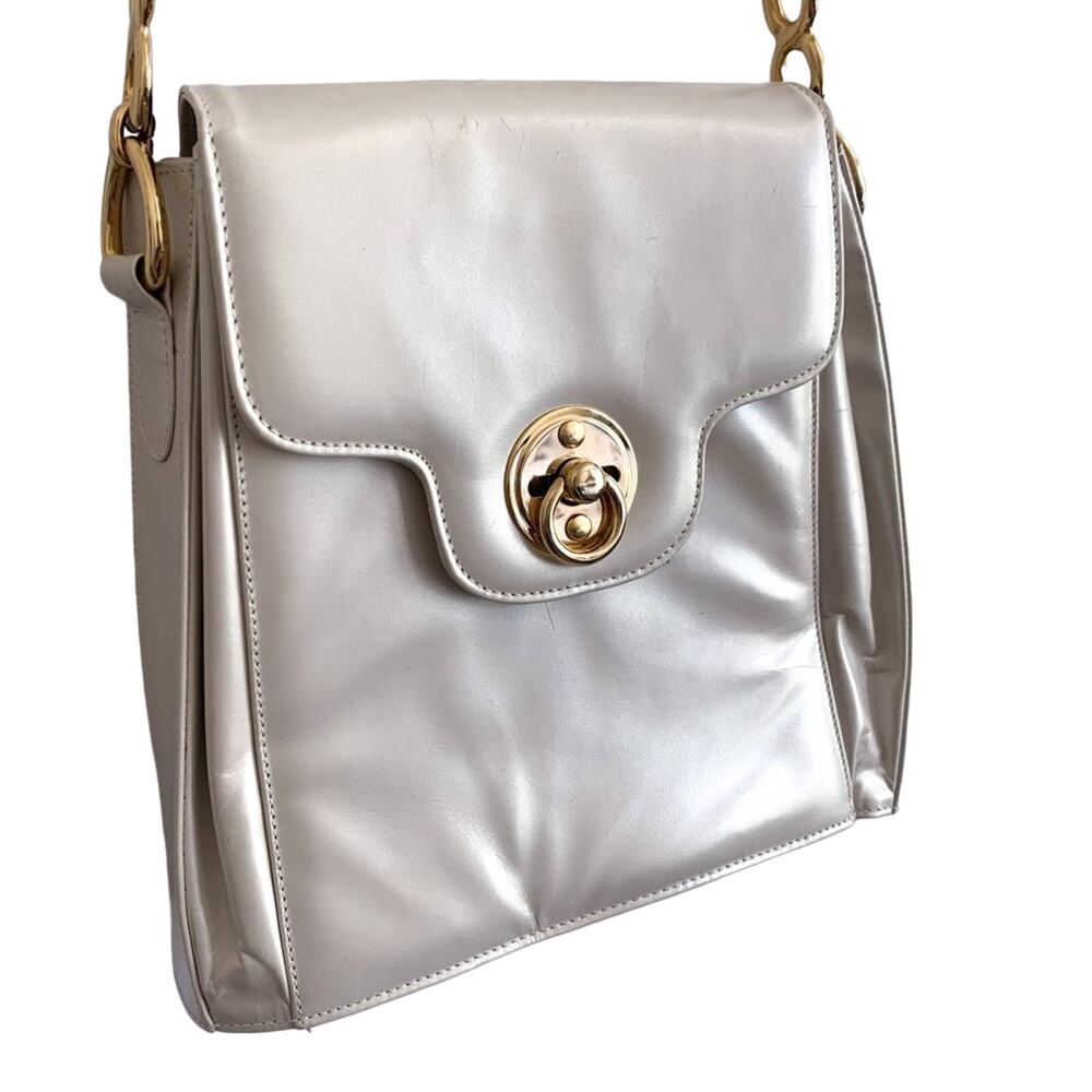 Stuart Weitzman Boxy Pearl Flat and Chain Crossbody Bag Purse White Gold Small - Picture 2 of 14